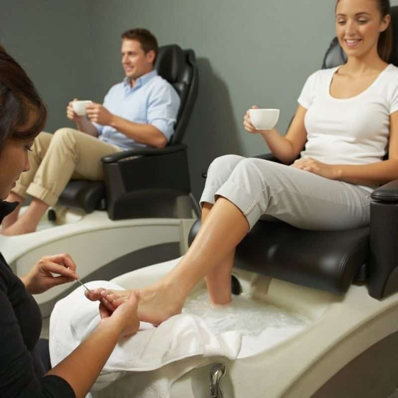 Entspannende Pediküre im Nagelstudio Berlin, perfekte Pflege für schöne Füße.